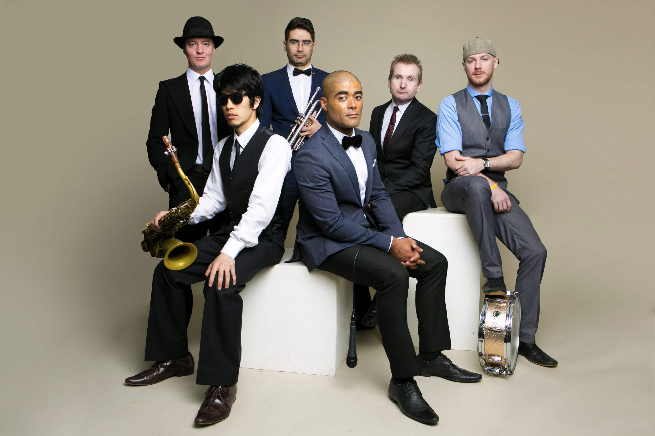 Drinks Reception performing live
